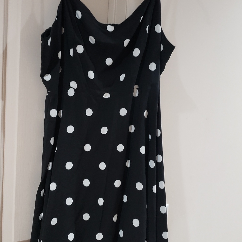 Dress - Picture 2 of 6